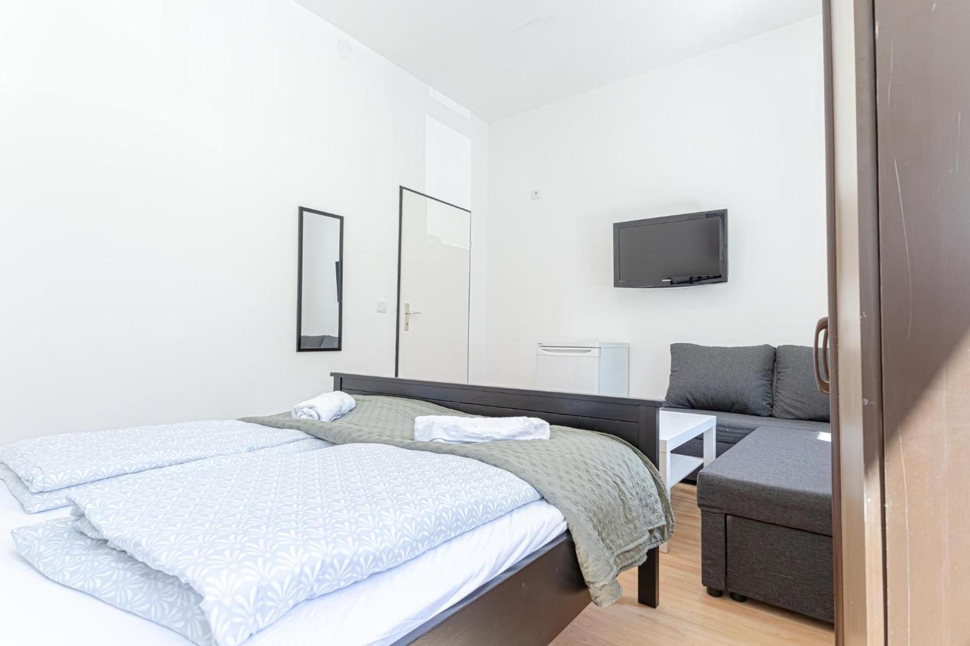 Loevly Shared 6Br With Garden Near Danube & Millenium City Вена Экстерьер фото