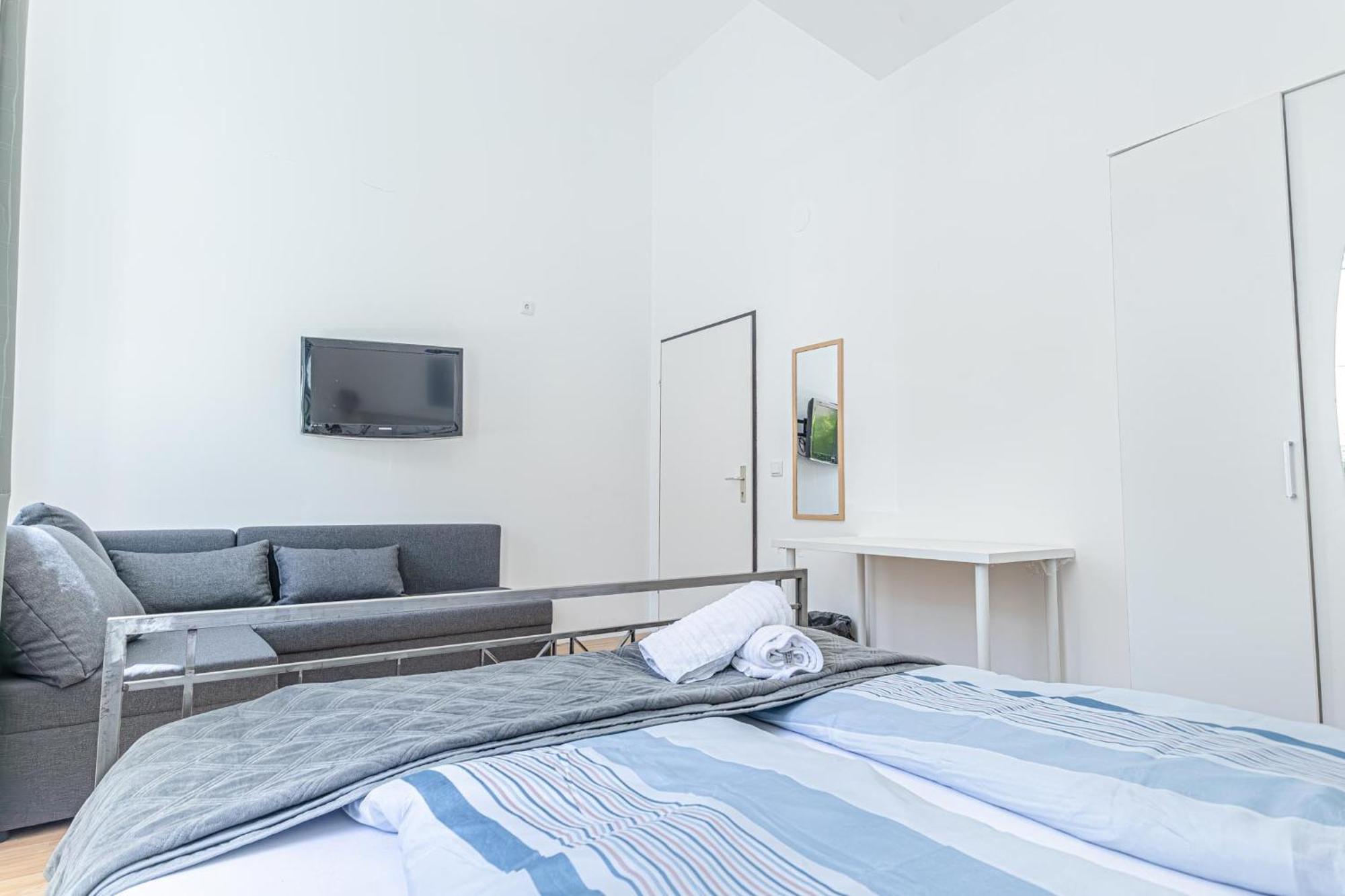 Loevly Shared 6Br With Garden Near Danube & Millenium City Вена Экстерьер фото