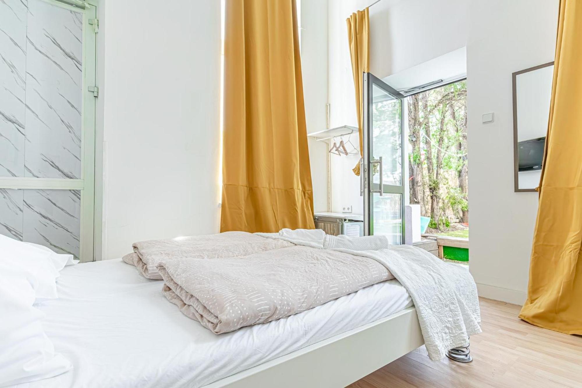 Loevly Shared 6Br With Garden Near Danube & Millenium City Вена Экстерьер фото