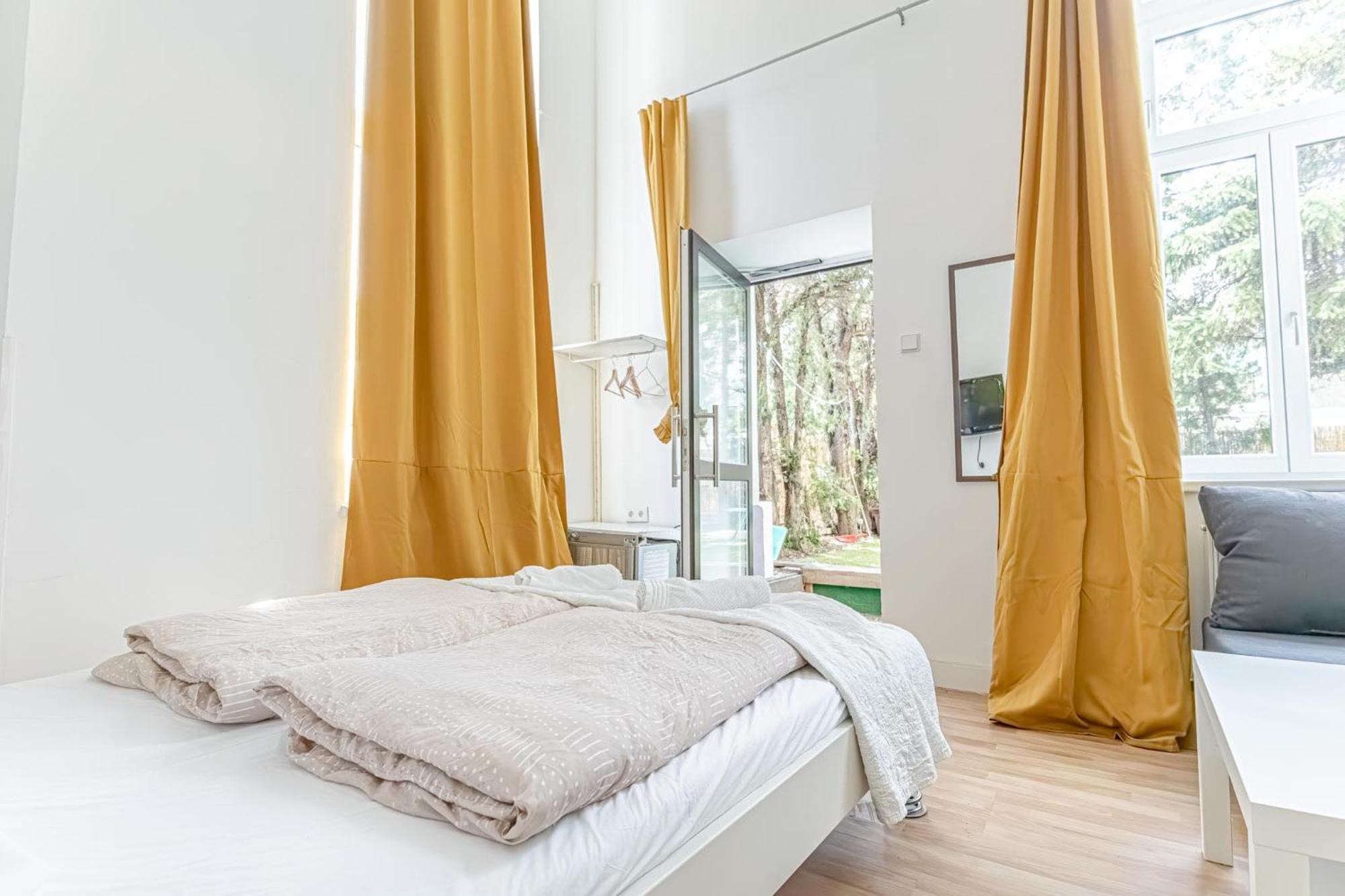 Loevly Shared 6Br With Garden Near Danube & Millenium City Вена Экстерьер фото