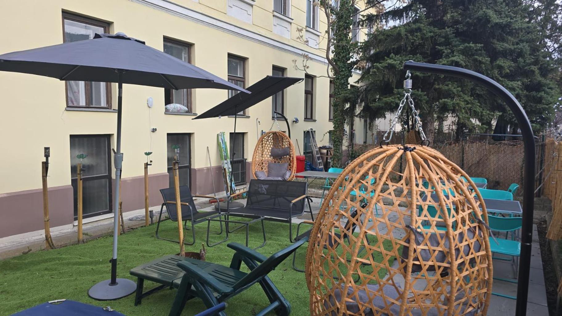 Loevly Shared 6Br With Garden Near Danube & Millenium City Вена Экстерьер фото